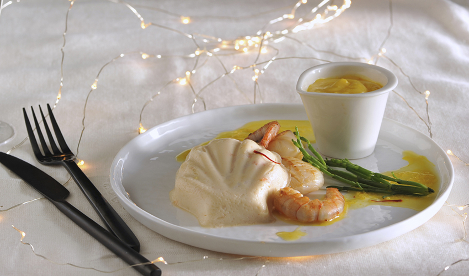 Petites mousses de poisson, sauce safranée