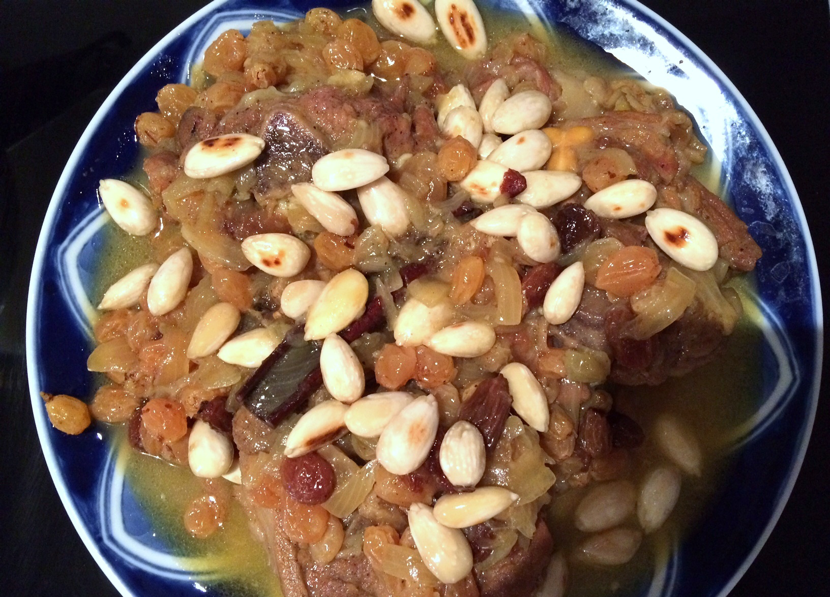 Tajine de mouton aux raisins secs et au miel