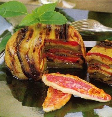 Pressé d'aubergines frites, poivrons et tomates confites