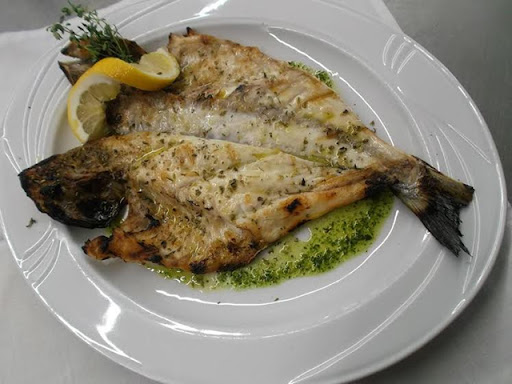 Alose grillée à la sauce verte