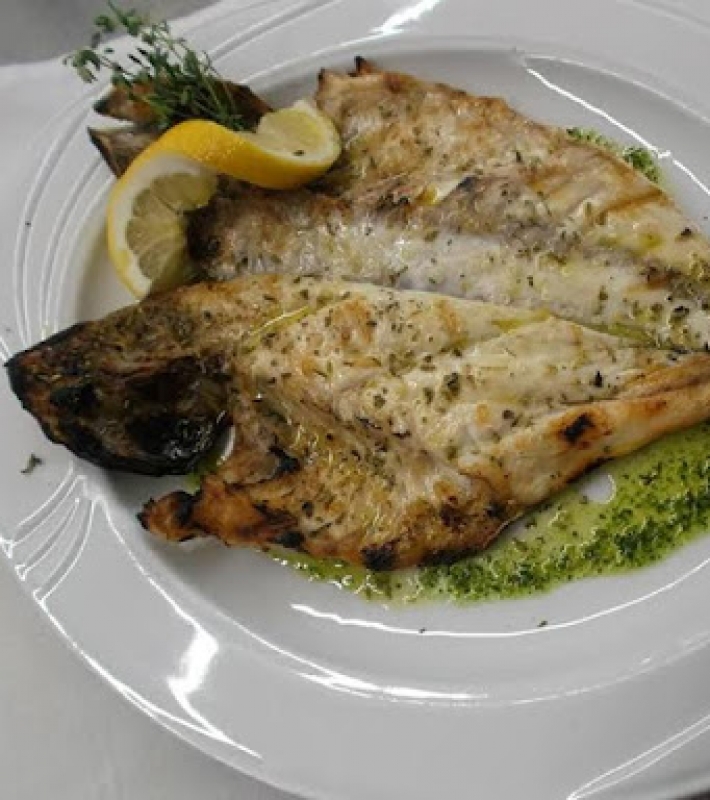 Alose grillée à la sauce verte
