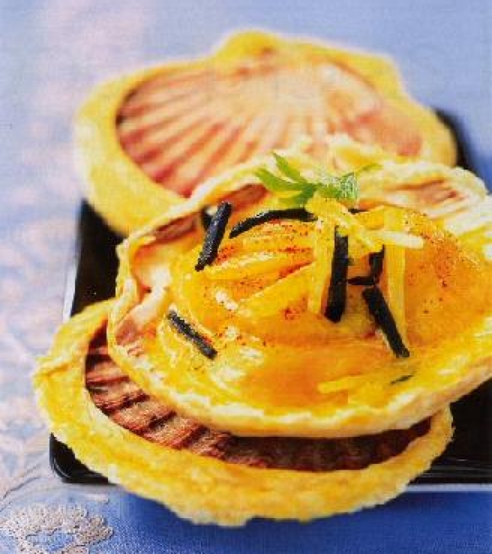 Coquilles Saint-Jacques au safran, navets et truffe