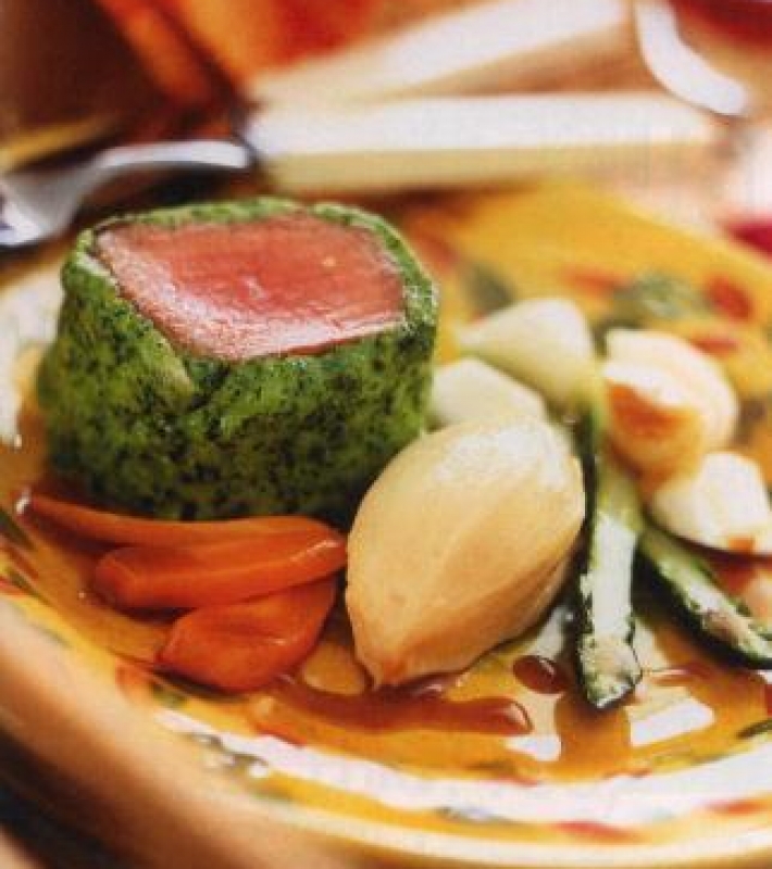 Noisettes d'agneau en croute d'asperges