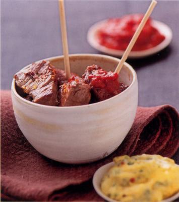 Fondue bourguignonne, sauces béarnaise et barbecue