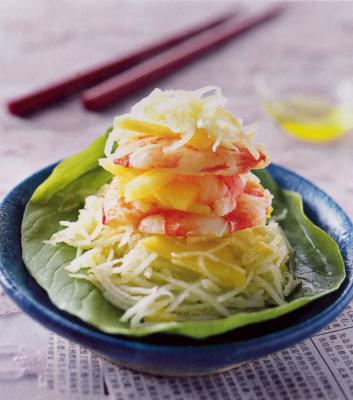 Salade de papaye verte et ananas aux crevettes