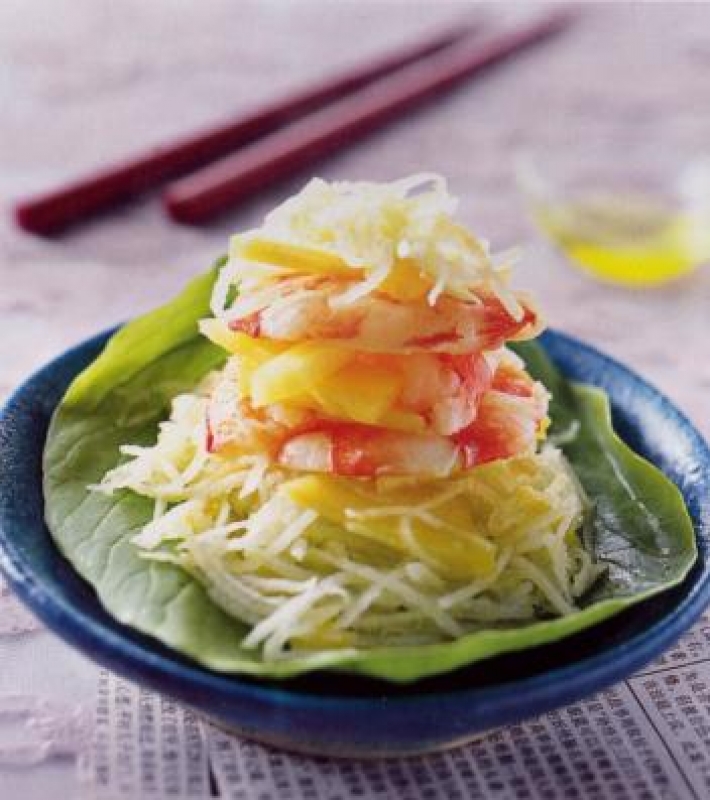 Salade de papaye verte et ananas aux crevettes