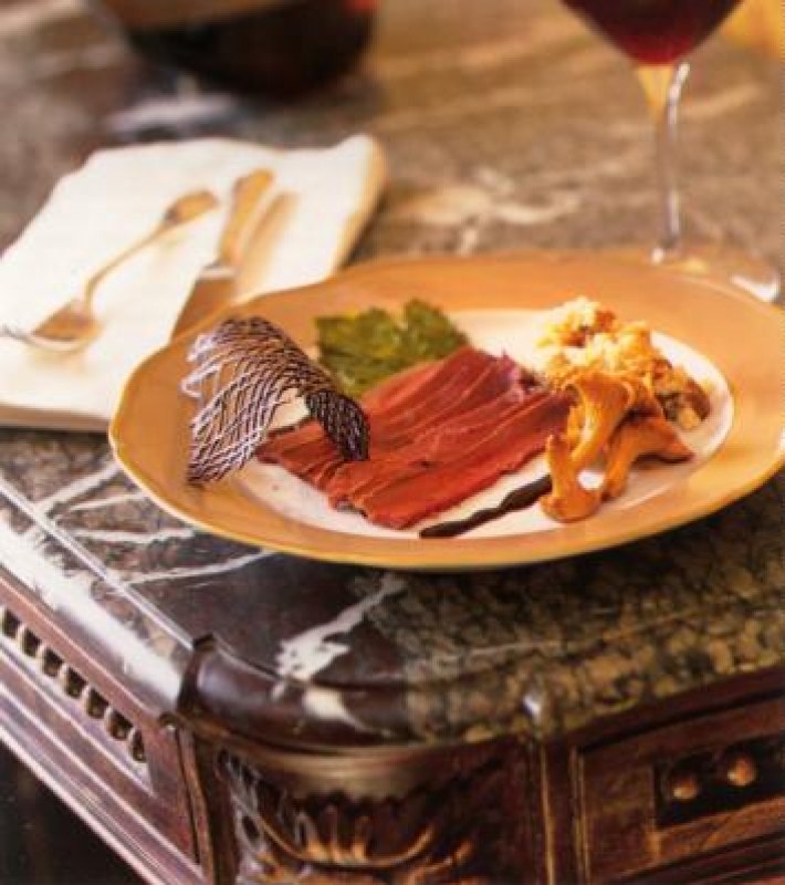 Filet de lièvre, sauce cacaoté et semoule de céleri