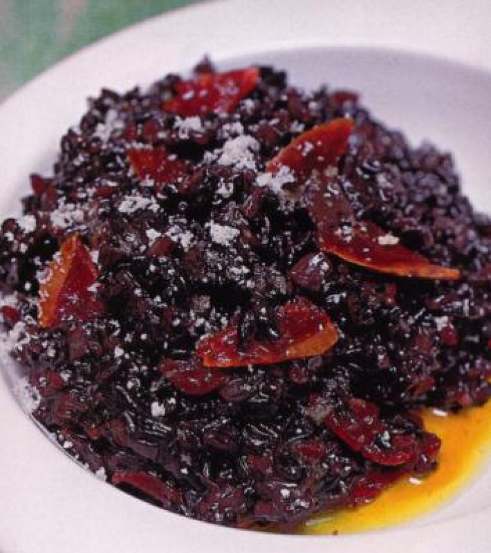 Risotto noir à la saucisse piquante