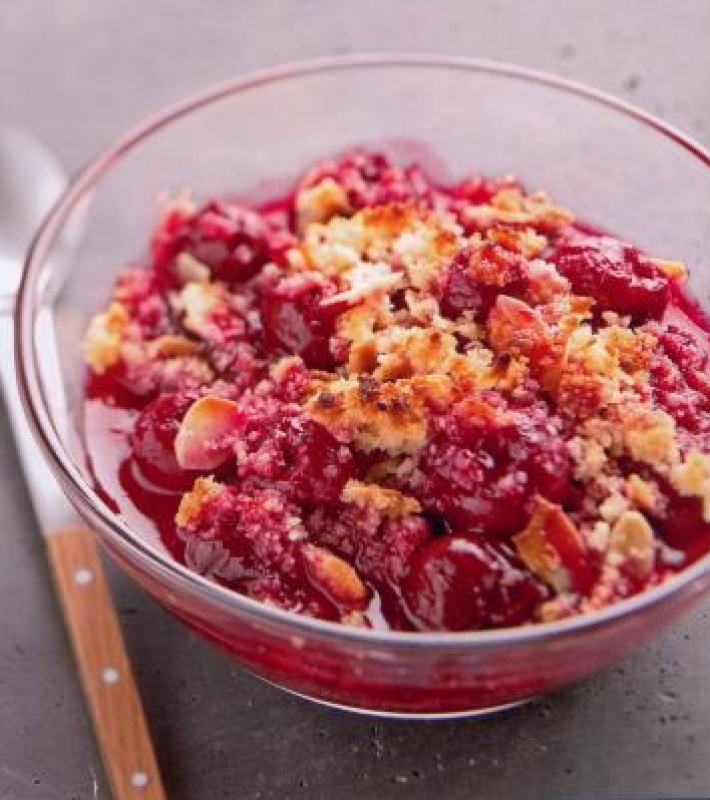 Crumble de cerises aux amandes