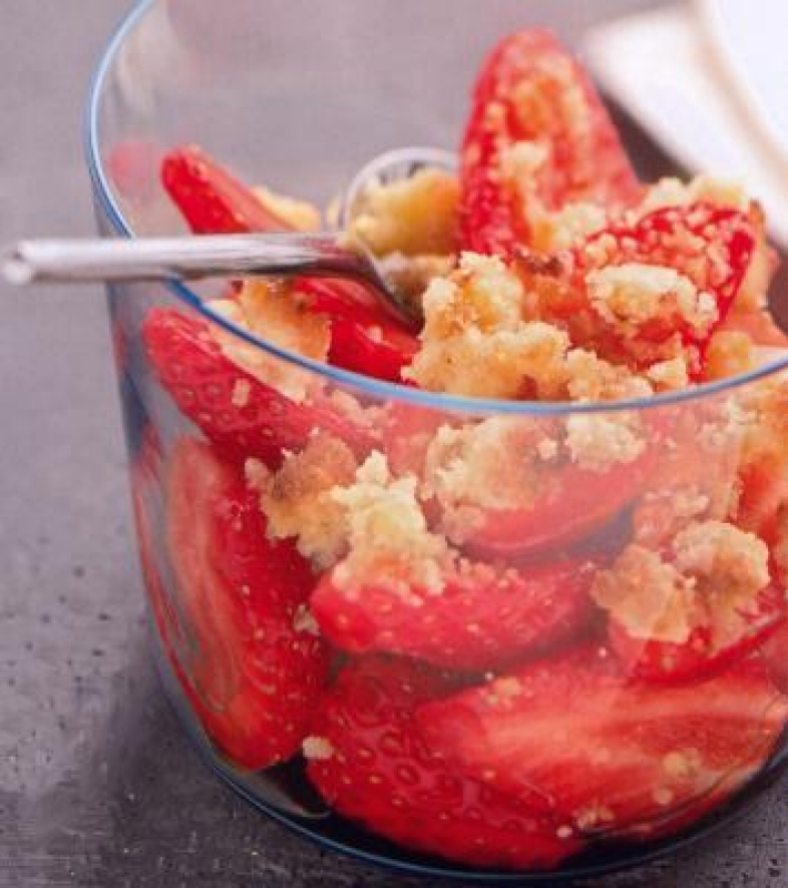 Crumble de fraises aux sablés bretons