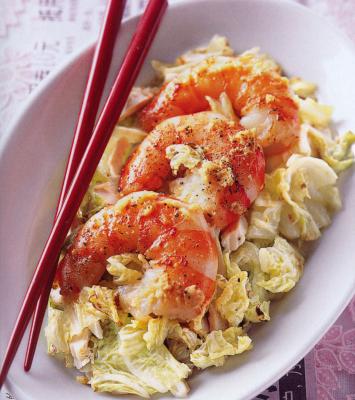 Chou chinois sauté aux crevettes et poulet au gingembre