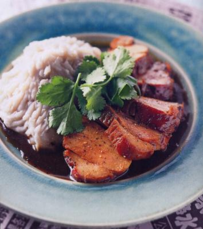 Purée de taro au beurre demi-sel, filet mignon au caramel