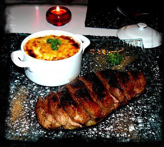 Canard grillé et gratin de céleri aux pommes