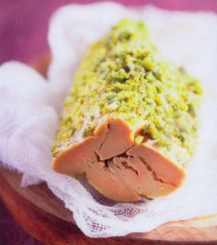 Foie gras cuit au sel, pané à la pistache
