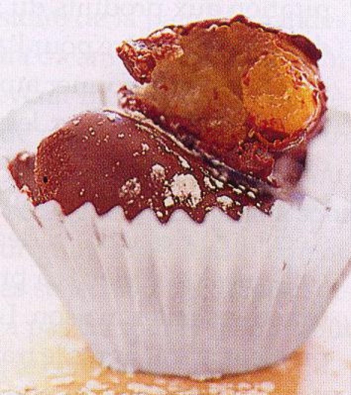 Abricots farcis de massepain et enrobés de chocolat