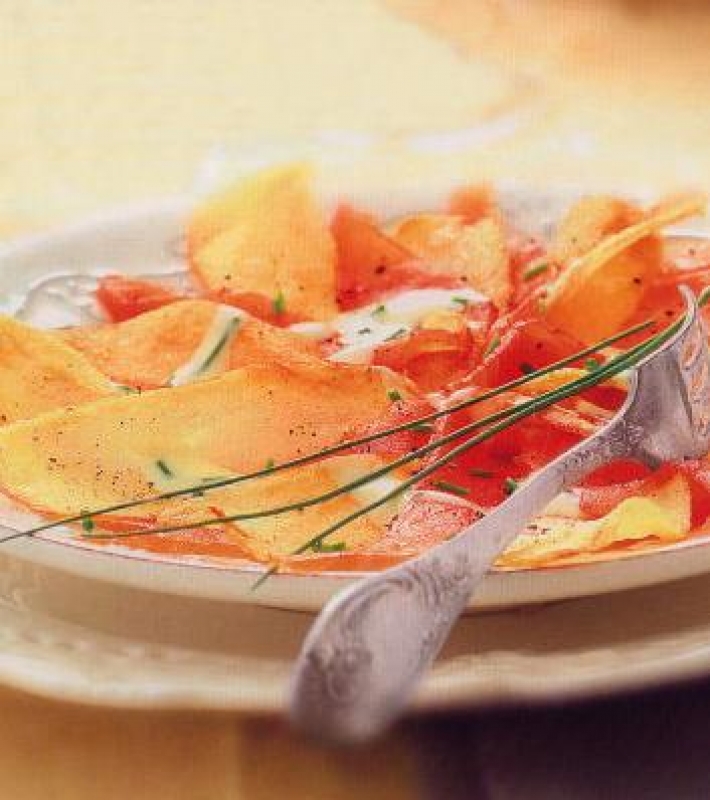 Rosace de pommes de terre aux pétales de truite fumée