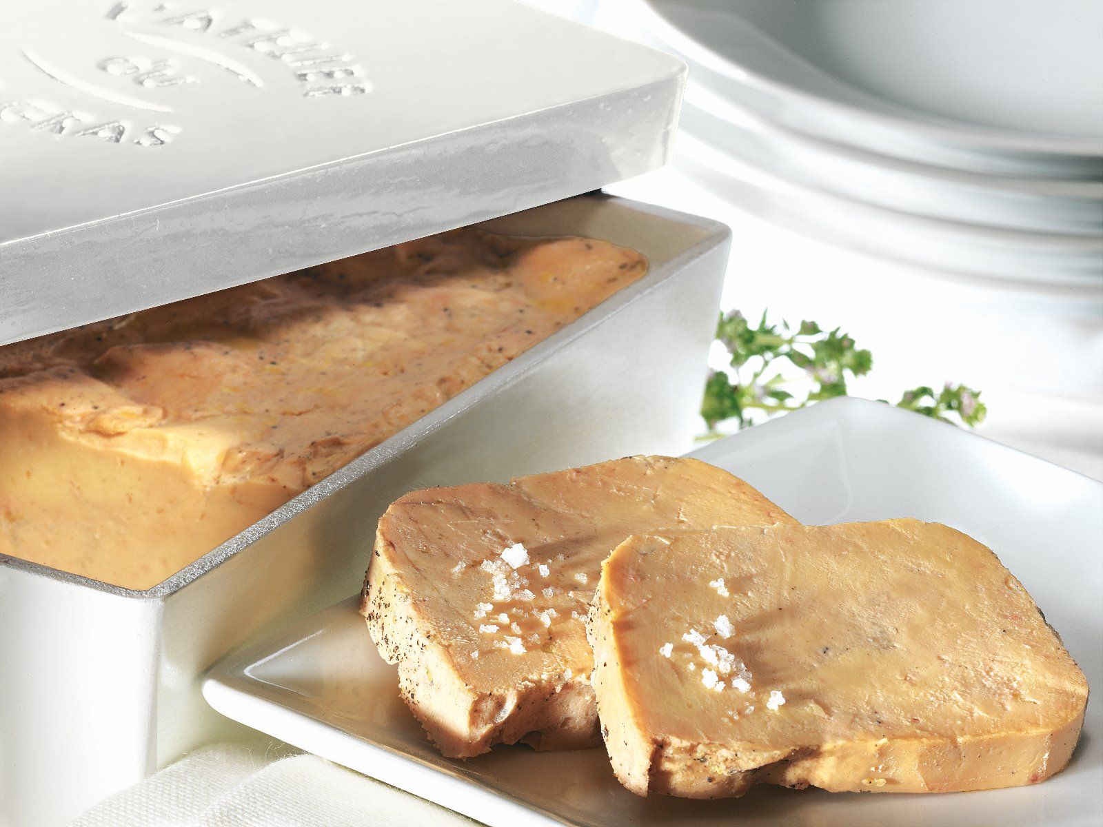 Terrine de foie gras de canard mi-cuit à l'Armagnac