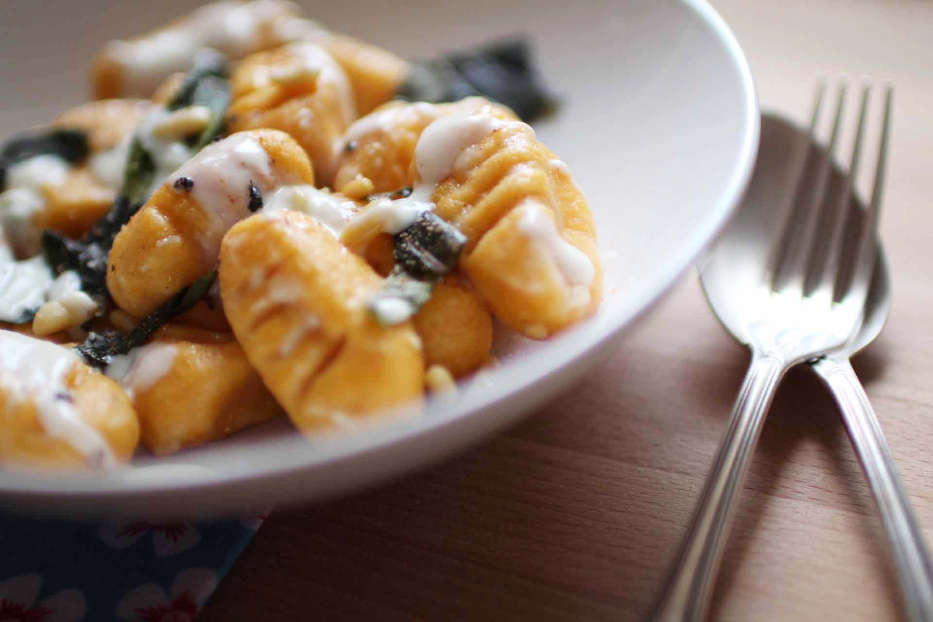 Gnocchis de patates douces, sauce au bleu