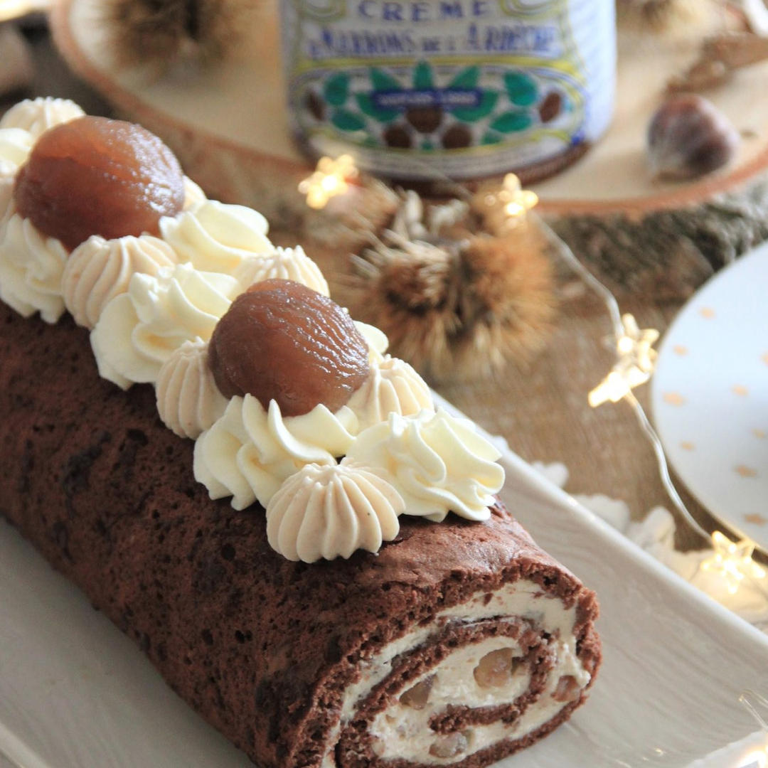 Bûche chocolat, crème de marrons et marrons glacés