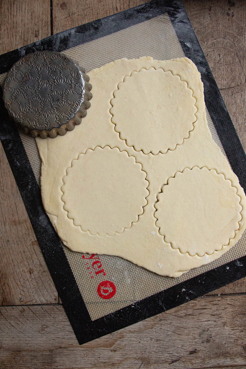 Tartelettes pommes, pignons de pins et pistaches