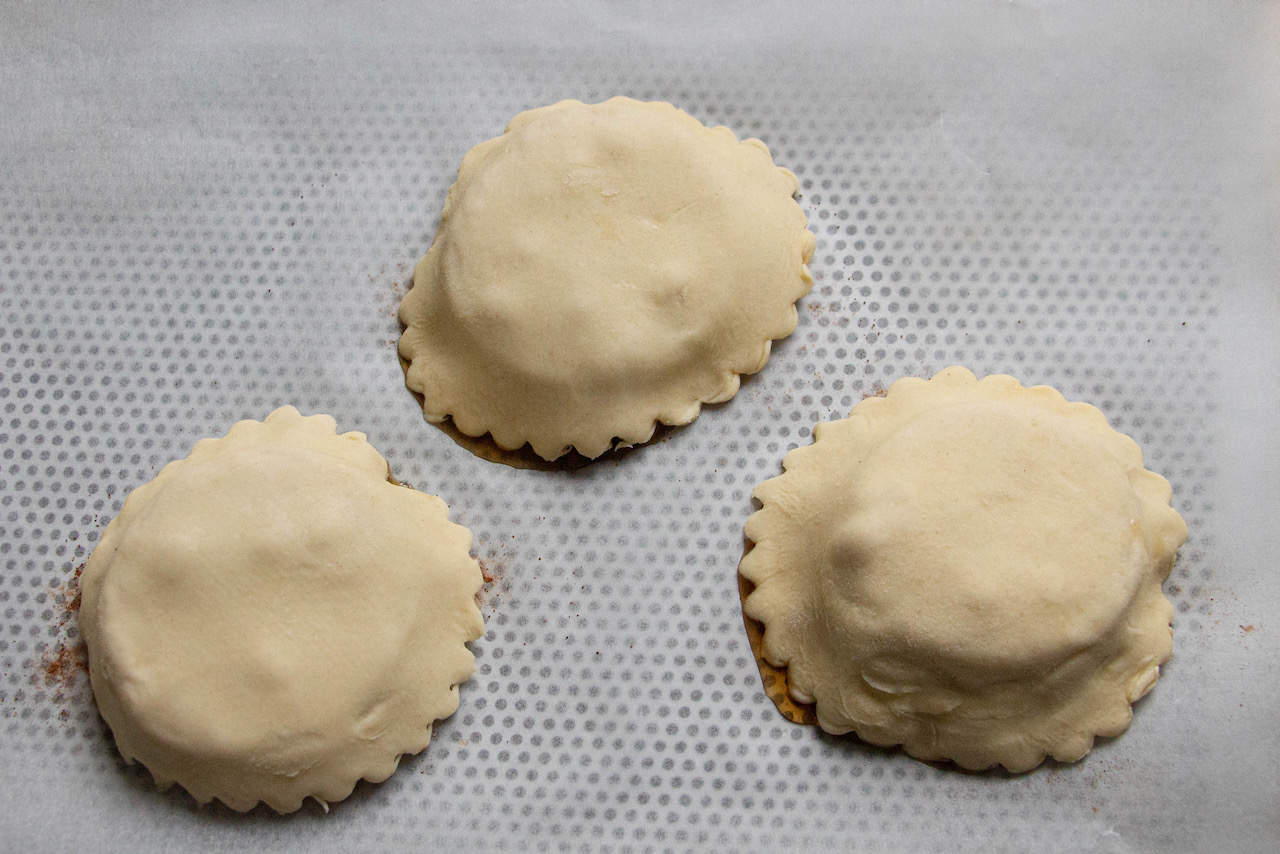 Tartelettes pommes, pignons de pins et pistaches